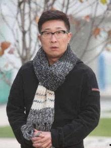 林永健吃瓜现场照片,趣味瞬间引网友热议